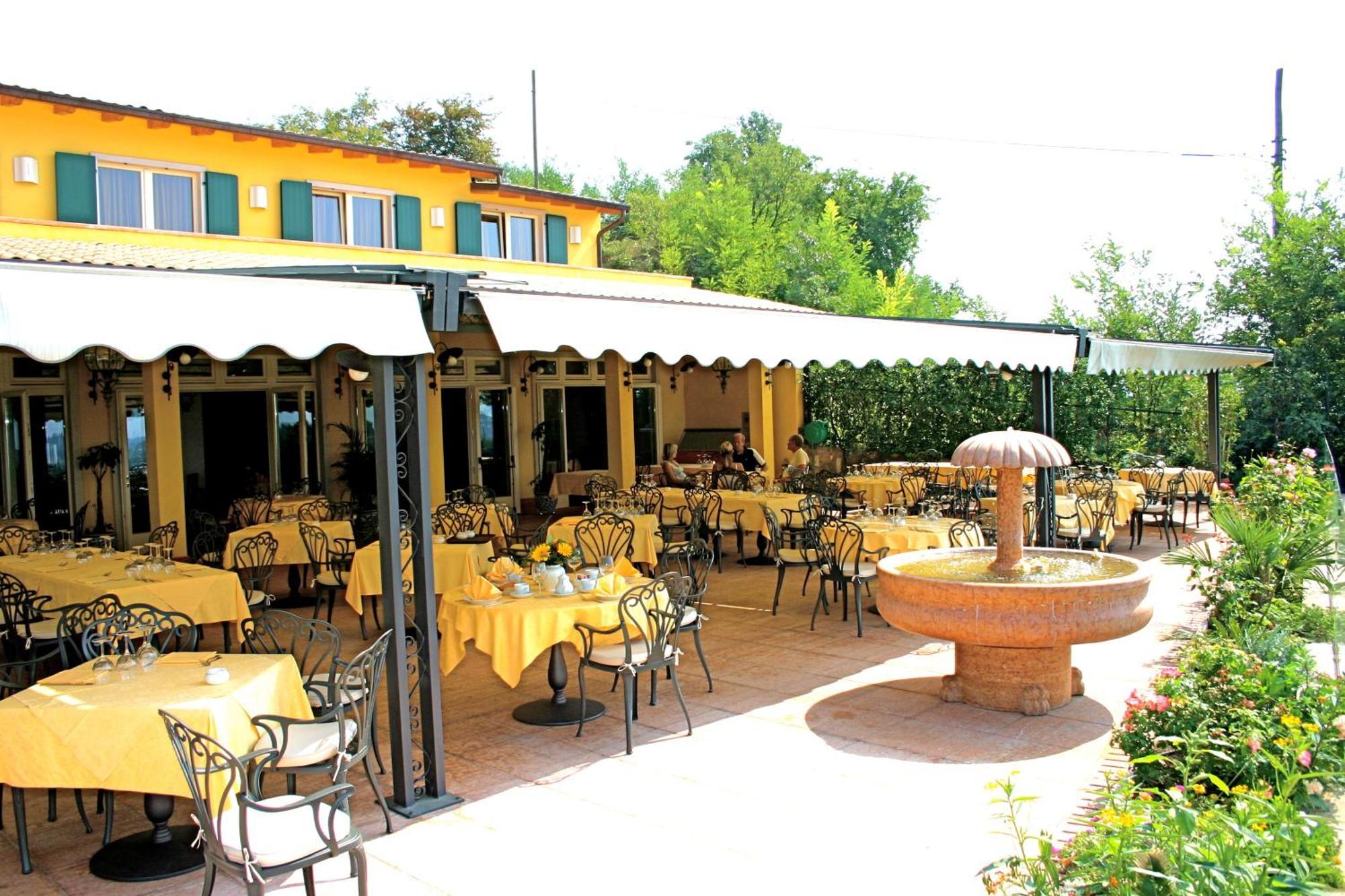 Hotel La Dolce Vita Cavaion Veronese Extérieur photo