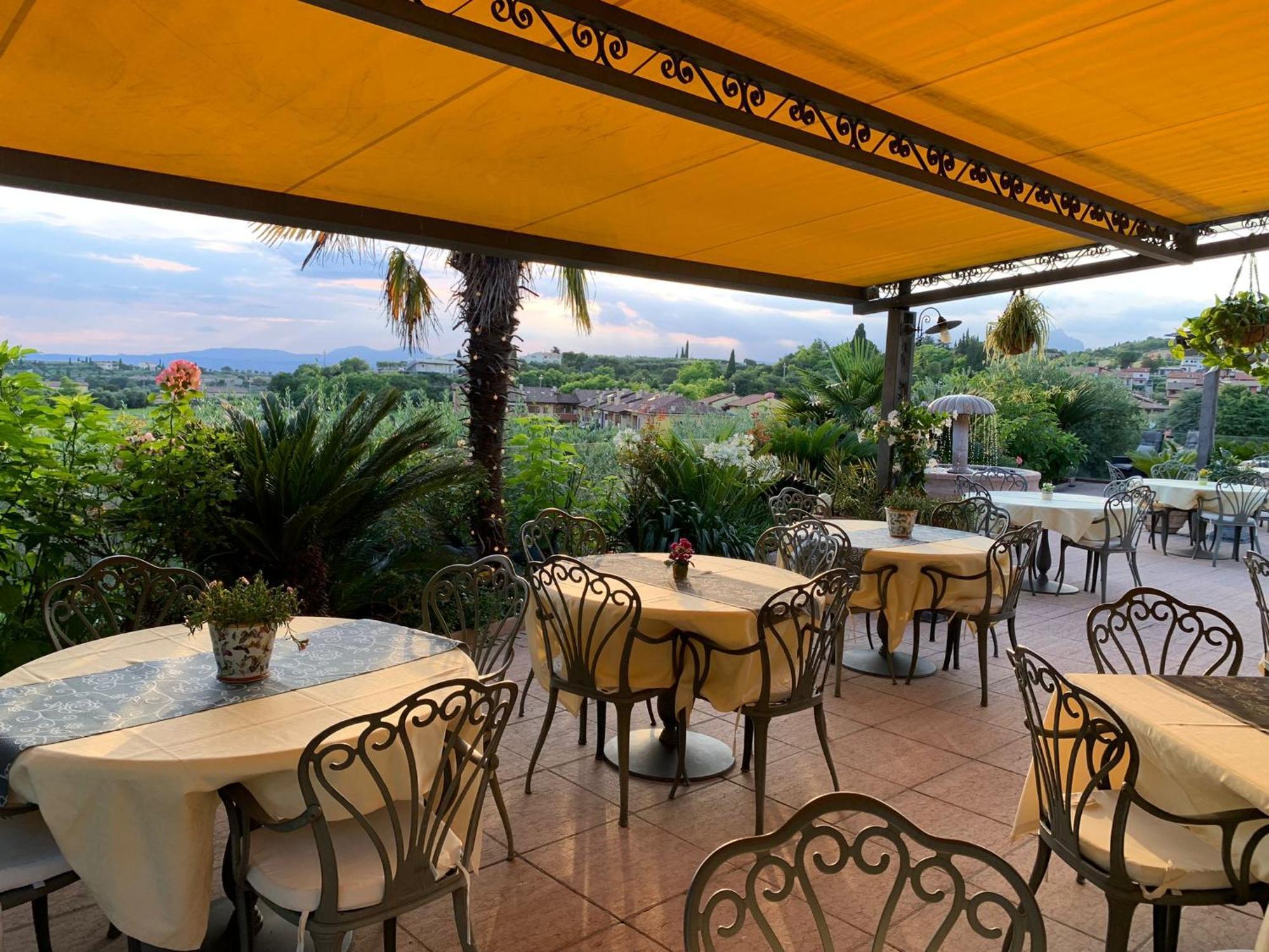 Hotel La Dolce Vita Cavaion Veronese Extérieur photo