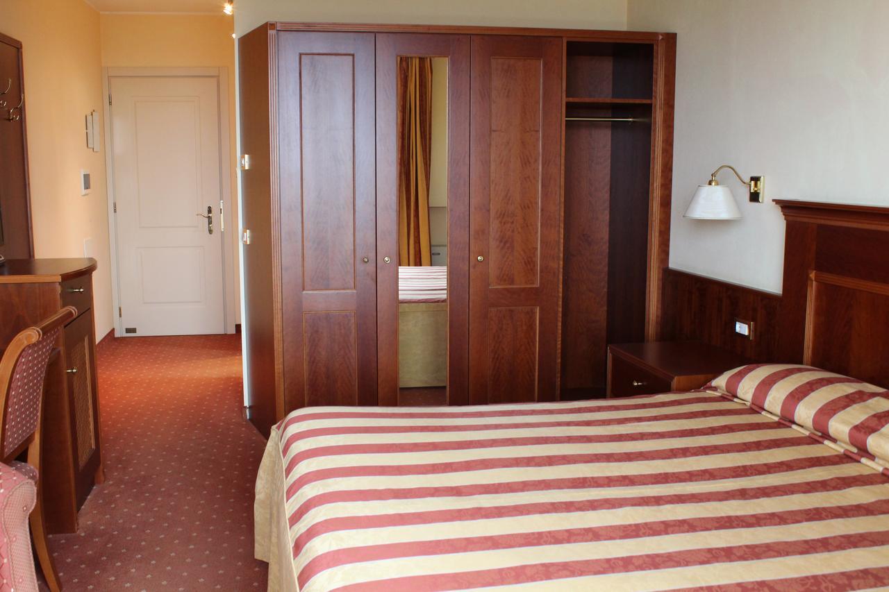 Hotel La Dolce Vita Cavaion Veronese Extérieur photo