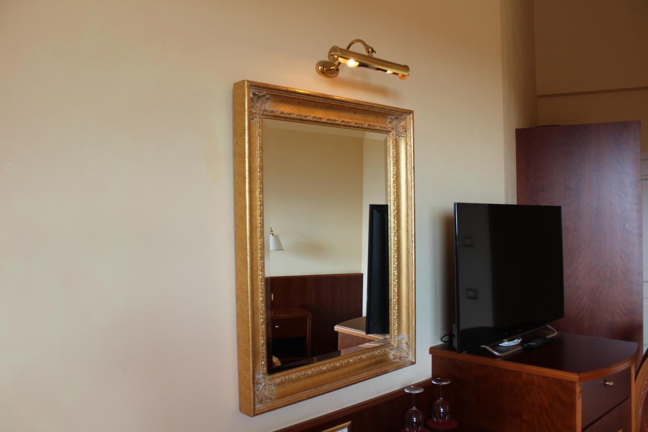 Hotel La Dolce Vita Cavaion Veronese Extérieur photo