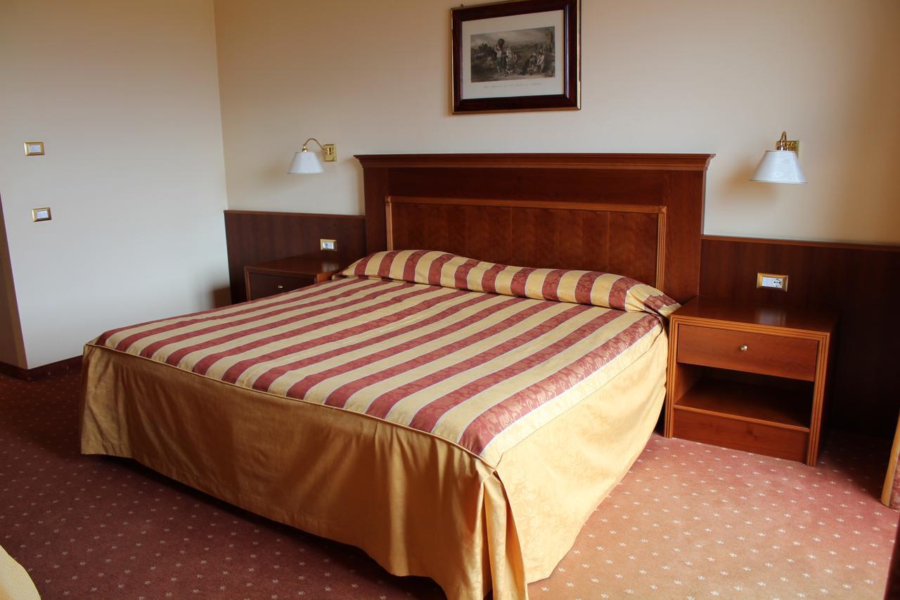 Hotel La Dolce Vita Cavaion Veronese Extérieur photo