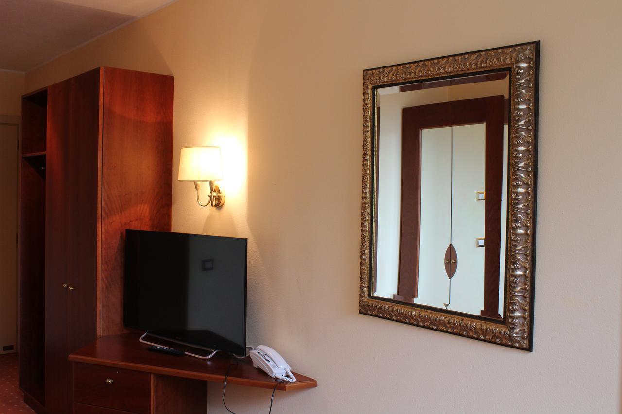 Hotel La Dolce Vita Cavaion Veronese Extérieur photo