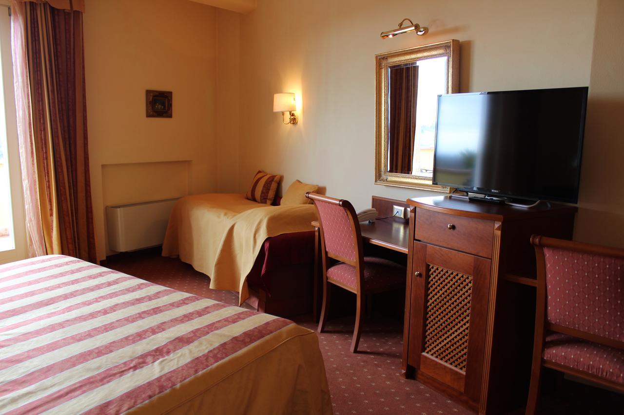 Hotel La Dolce Vita Cavaion Veronese Extérieur photo